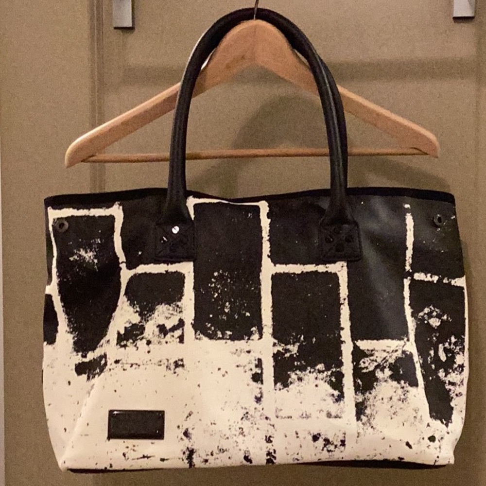 L.A.M.B. Black & White Tote (Gwen Stefani)